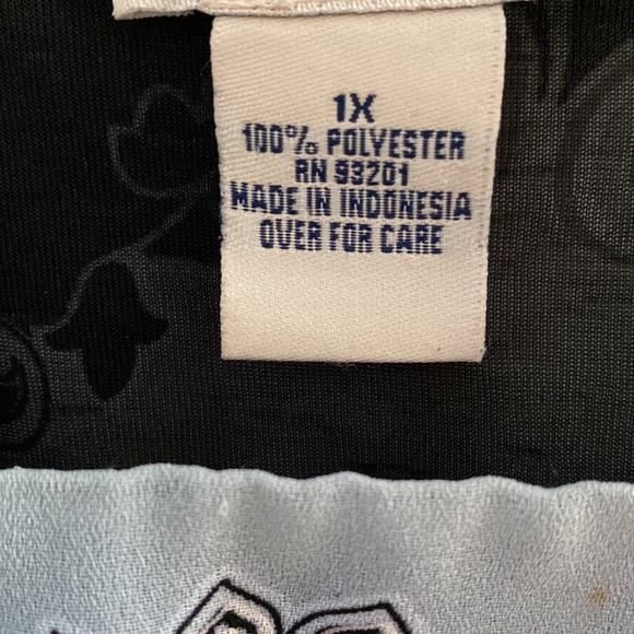 Black and grey Kimono sleeve plus size blouse. - Picture 3 of 3